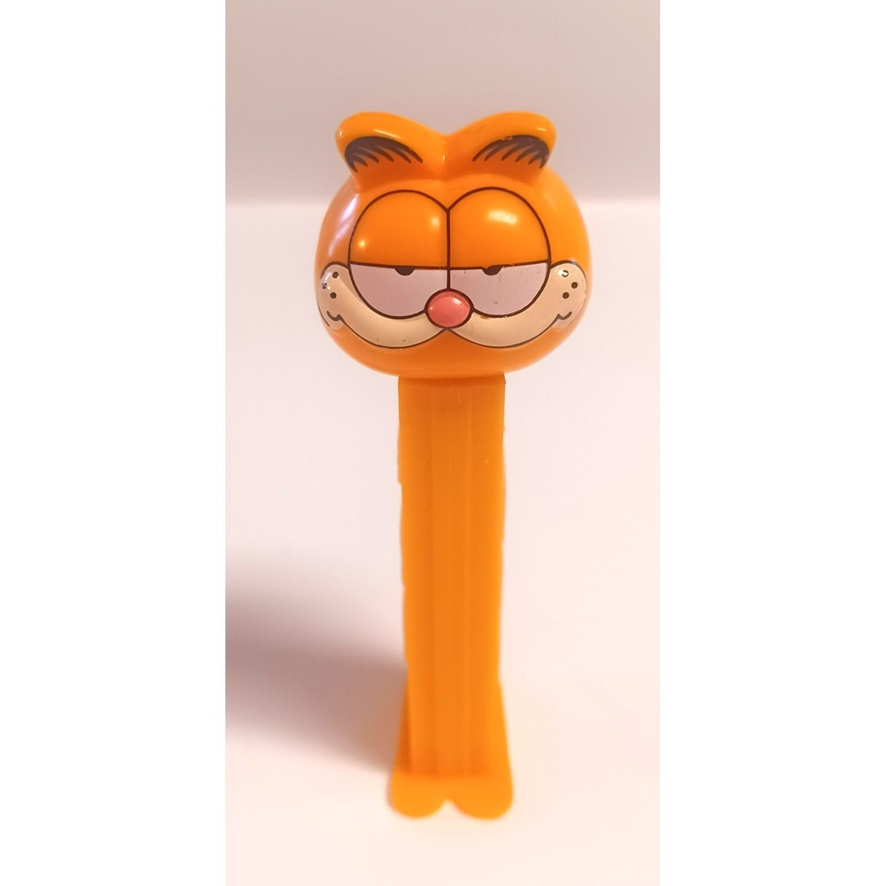 Vintage 1991 Garfield Series 1 China 4.966.305 Feet Pez Candy Dispenser